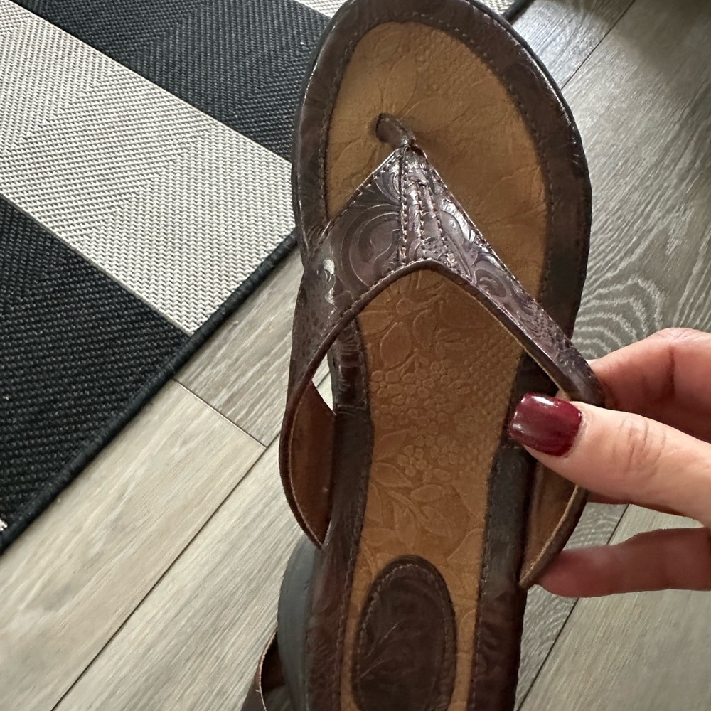 Born leather sandals